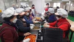 무료 급식 끊기는 설 연휴, 팔 걷어붙이고 나선 사람들