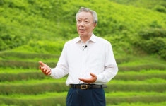 경남과기대, 윤상기 하동군수에 명예박사학위 수여