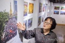 미얀마 보며 5.18 떠올라... 손가락 세 개 올린 그들, 응원해야  [미얀마에서 온 사진]