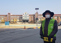 초등 1학년 엄마, 나 학교 가는 게 기대돼... 모두가 설레는 등교