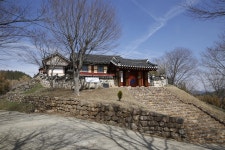 성탄 이브에 세상에 왔다 성탄에 떠난 화가