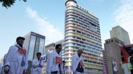 대통령 사저는 아방궁? 역시 조선, 동아답다