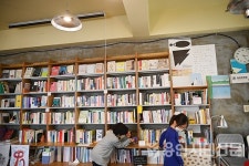 폐점 위기 동네서점, 주민들이 찾아가 벌인 놀라운 일