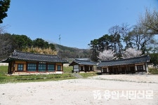 고목에 둘러싸인 조선시대 교육기관 양지향교