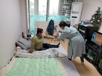 군산입니다, 찾아가는 어르신 경로잔치를 마련했습니다
