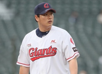 투수로 새 출발한 나균안, 롯데 반등 열쇠 될까?