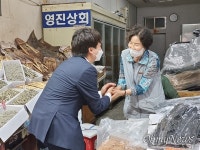 [영상] 이준석 대구 서문시장 재방문, 상인들 대선주자급 환영