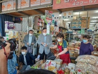 대구 칠성시장 찾은 이낙연 코로나 이후 회복프로그램 필요