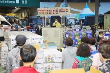 허성무 창원시장, 팔용농산물시장 찾아 물가 안정 노력