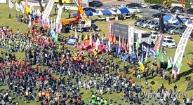 창원광장 가득 메운 노동자들 불평등 타파