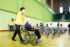 [서산] 75세 이상 고령층 부스터샷 시작... 최선 다할 것