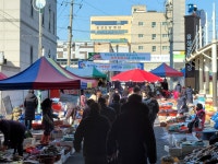 설날 하루 전, 홍성역·터미널 차분... 홍성전통시장은 북적