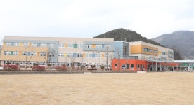 박종훈 교육감 개교 뒤 운동장에 건설장비 다니는 일 없어야