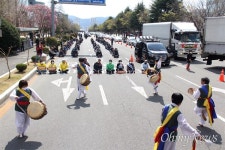 거리 나선 화물 노동자 유가 대책 마련하라