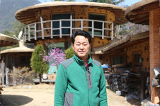 스카웃 제의 뿌리치고 귀향, 그는 왜 황토집을 만들었나