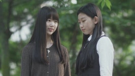 부자와 가난한 자로 나뉜 도시, 서로를 동경하는 두 소녀