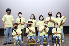 고래보다 큰 꿈 비행기를 적성초 운동장에 그려 넣다