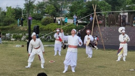 [서산] 도심공원서 열린 줄타기 공연에 아찔
