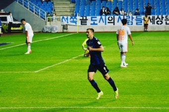 조규성 따라오니 해트트릭으로 달아난 인천 '무고사'