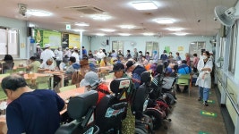 새벽 6시부터 급식소에 나와 계신 어르신, 그 이유가