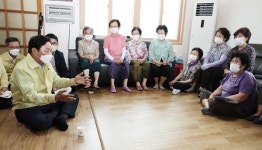 박완수 도지사, 폭염 속 건설현장-무더위 쉼터 점검
