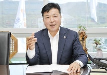 군민과 함께 번영하는 예산군을 만들겠다
