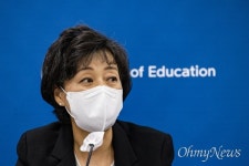 박순애 뜬금없는 자화자찬 내가 5세 입학 안 던졌으면...