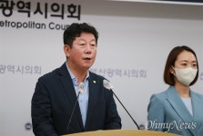 부산 미군 55보급창, 남구 신선대 이전 논란