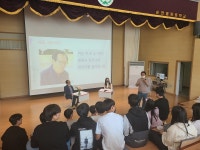 학교 역사 좌우익 없이 가르치면 좋겠어