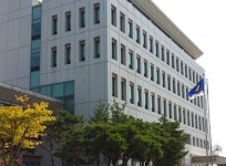 청사 높이로 기싸움, 춘천지방법원 vs. 춘천지방검찰청