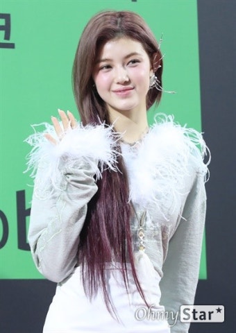 [오마이포토] '뉴진스' 다니엘, 눈빛으로 노래