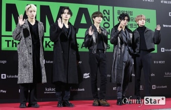 [오마이포토] 투모로우바이투게더, 더해진 여유와 노련미