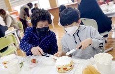 몸도 따뜻, 마음도 따뜻... 함양 병곡초 겨울나기 행사