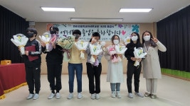 국적은 바꿀 수 있지만 모교는 바꿀 수 없어