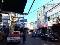 어느 세대나 OK! 낡은 문래동이 보여주는 관용 [우리 도시 에세이]