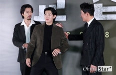 [오마이포토] 현빈-강기영-황정민, 막내는 중앙으로 교섭