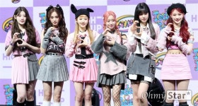 [오마이포토] 스테이씨 전원 센터 존재감