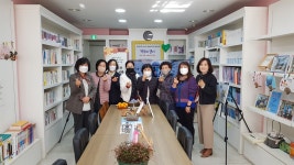 우리 도서관은 골목길 사랑방이죠, 책은 덤으로 읽어요