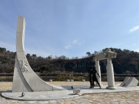 다큐 어른 김장하가 이끈 형평운동 유적 답사