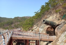 일제 침략의 흔적이 남아 있는 부산 가덕도