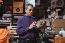 교회 끝나면 음악 켜고 연장질... 괴짜 목사의 멋진 이중생활