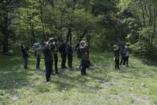 새벽 산새 소리를 들으며 자연과 교감하는 이들