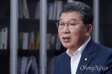 [단독] 민주당 전남도당 갈등... 2억원 용역, 예산 삭감 때문?