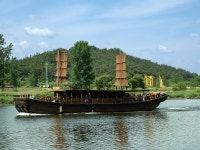 버스 기다리다가 백제 나루터를 어렴풋이 상상하다