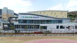 학교 안 체육시설인데 학생들 돈내고 써라? 완도수영장 논란