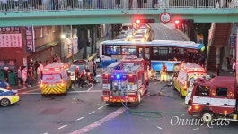 창원마산 석전사거리, 차량 3중 추돌 ... 7명 사상자 발생