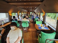 주민들이 여행객 배웅하는 관광열차, 타보셨나요