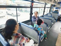 묘기 같은 S코스도 문제 없다, 46년 베테랑 운전수가 모는 청산 버스