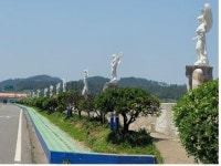 큰 바위 얼굴로 우뚝 솟은 섬마을 소년