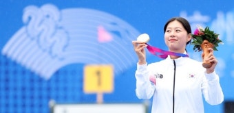 '신궁' 임시현, 안산 꺾고 아시안게임 양궁 3관왕 등극